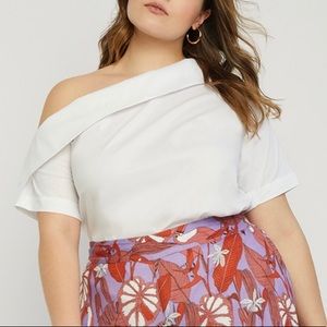 Boat neck short sleeve blouse